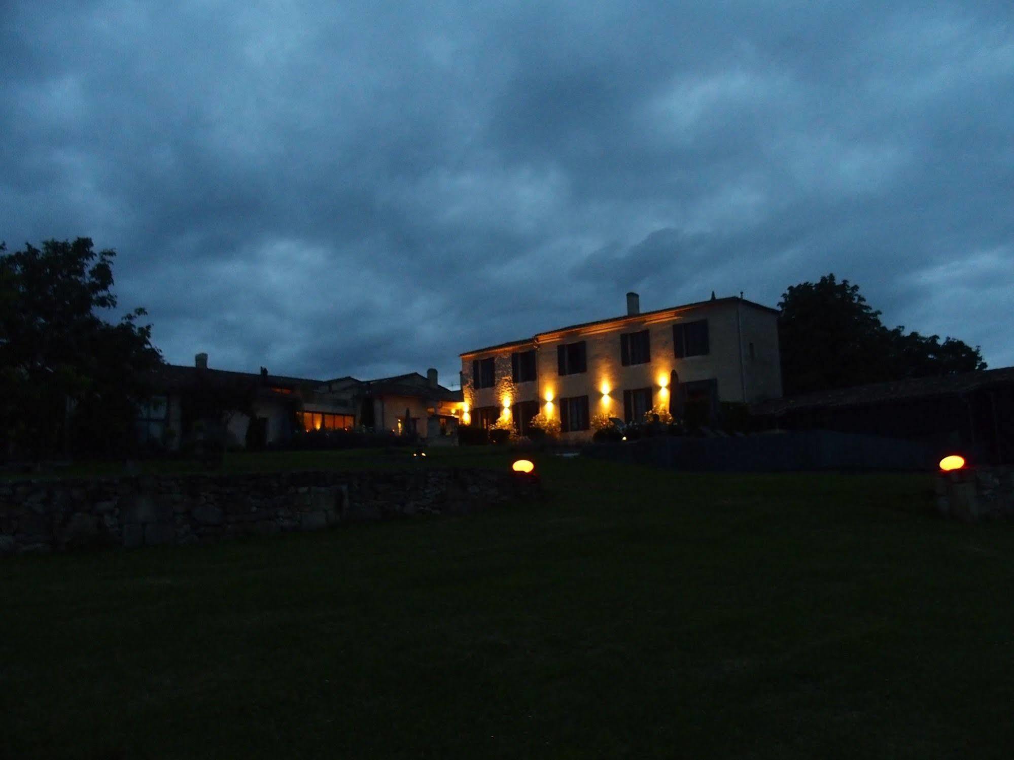 5 Lasserre Moulon-sur-Dordogne Екстериор снимка